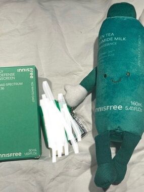 Innisfree UV Defense Sunscreen  + Plushie